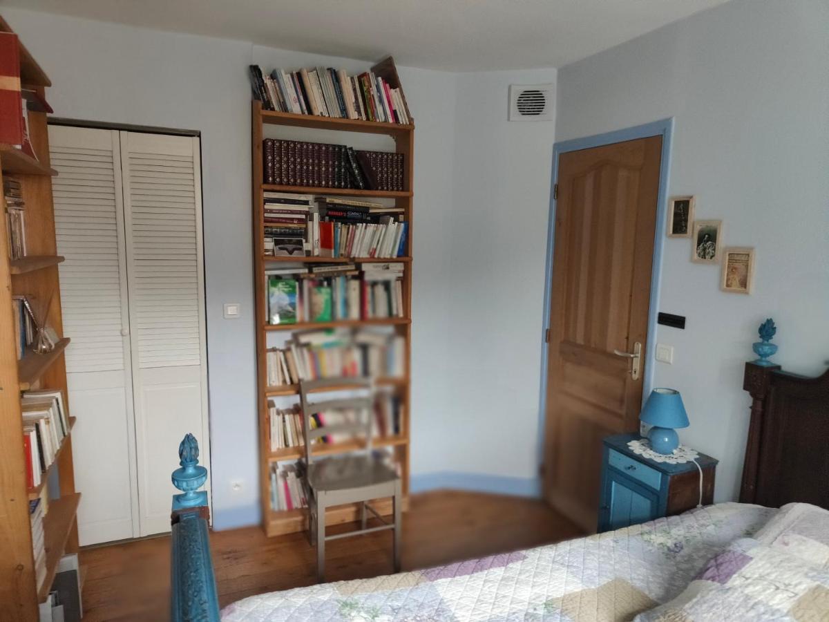 La Maison Bleue De Husseau Ancienne Ferme Semi-Troglodytique 18E Siecle Villa Монлюис-сюр-Лоар Екстериор снимка
