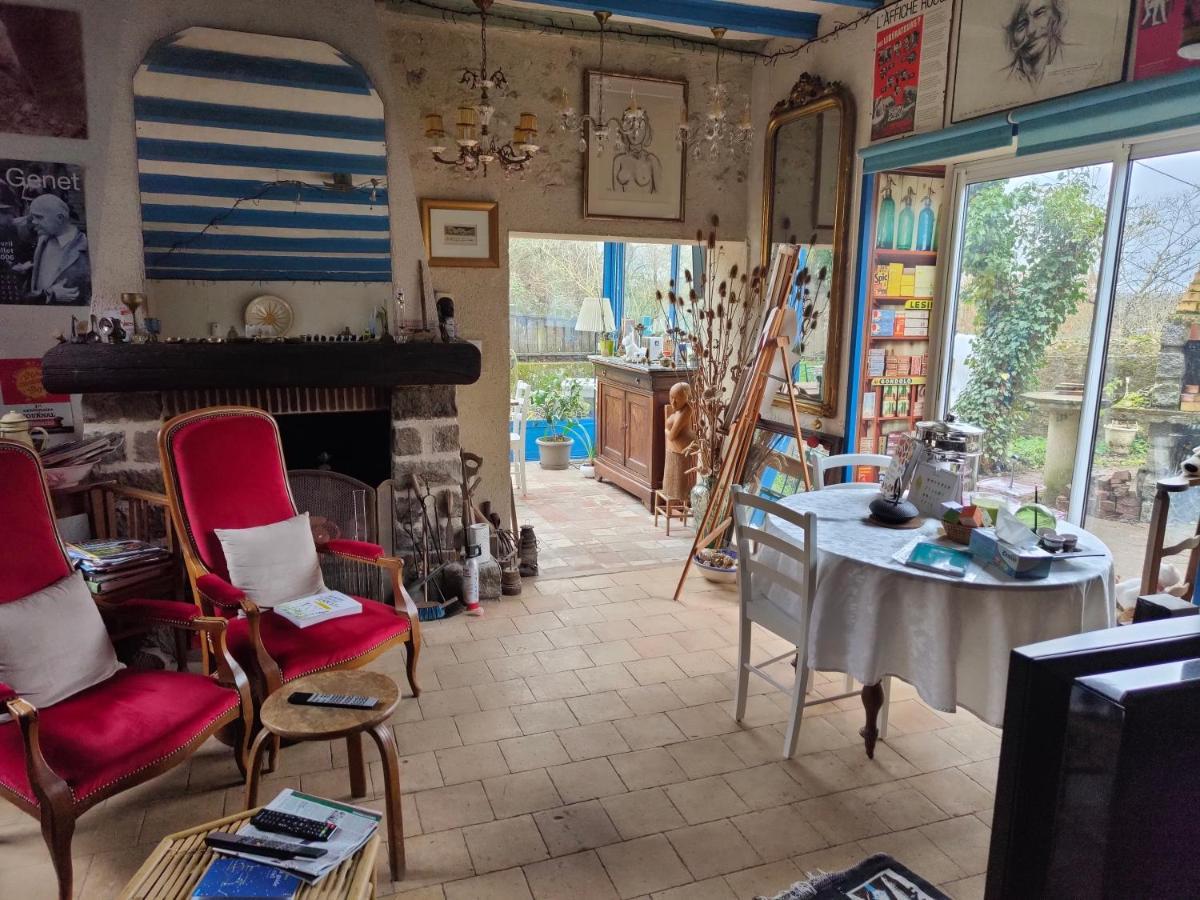 La Maison Bleue De Husseau Ancienne Ferme Semi-Troglodytique 18E Siecle Villa Монлюис-сюр-Лоар Екстериор снимка