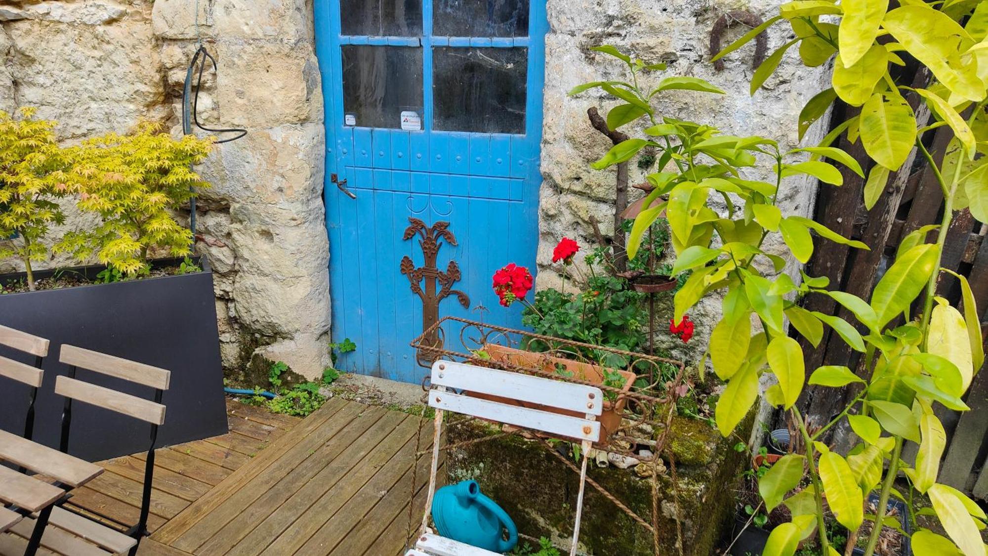 La Maison Bleue De Husseau Ancienne Ferme Semi-Troglodytique 18E Siecle Villa Монлюис-сюр-Лоар Екстериор снимка