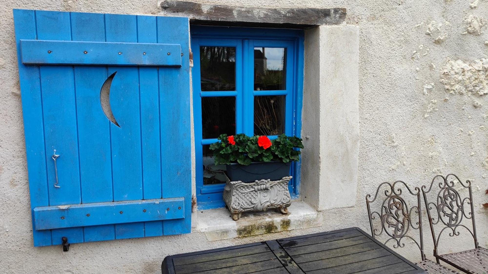 La Maison Bleue De Husseau Ancienne Ferme Semi-Troglodytique 18E Siecle Villa Монлюис-сюр-Лоар Екстериор снимка